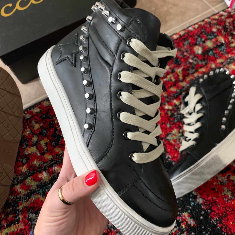 Amazing Lace Star Sneakers